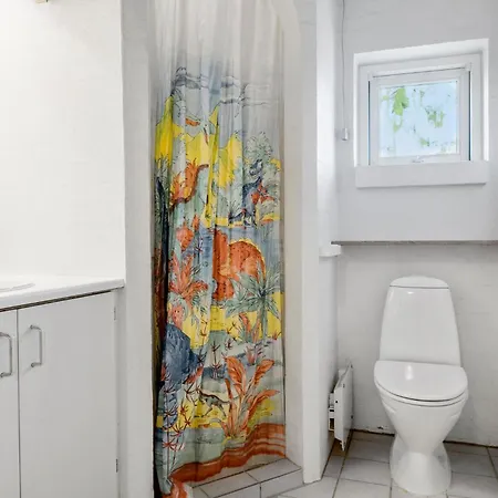 Dom wakacyjny Stunning In Bjert With Wifi Bjert Strand